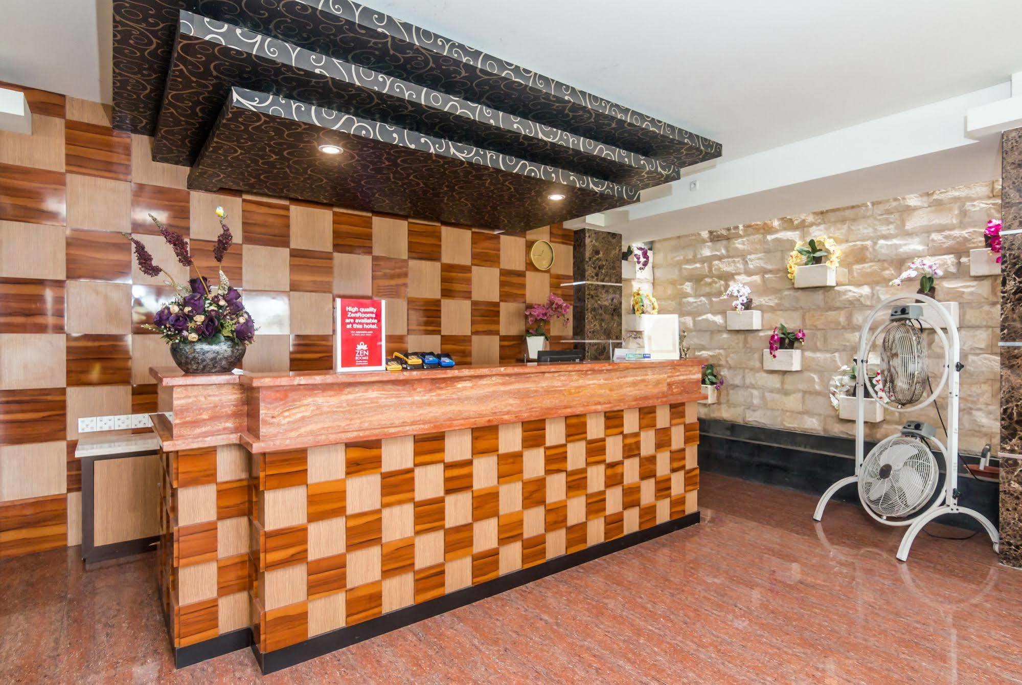 Zen Rooms Denpasar Marlboro Exterior photo