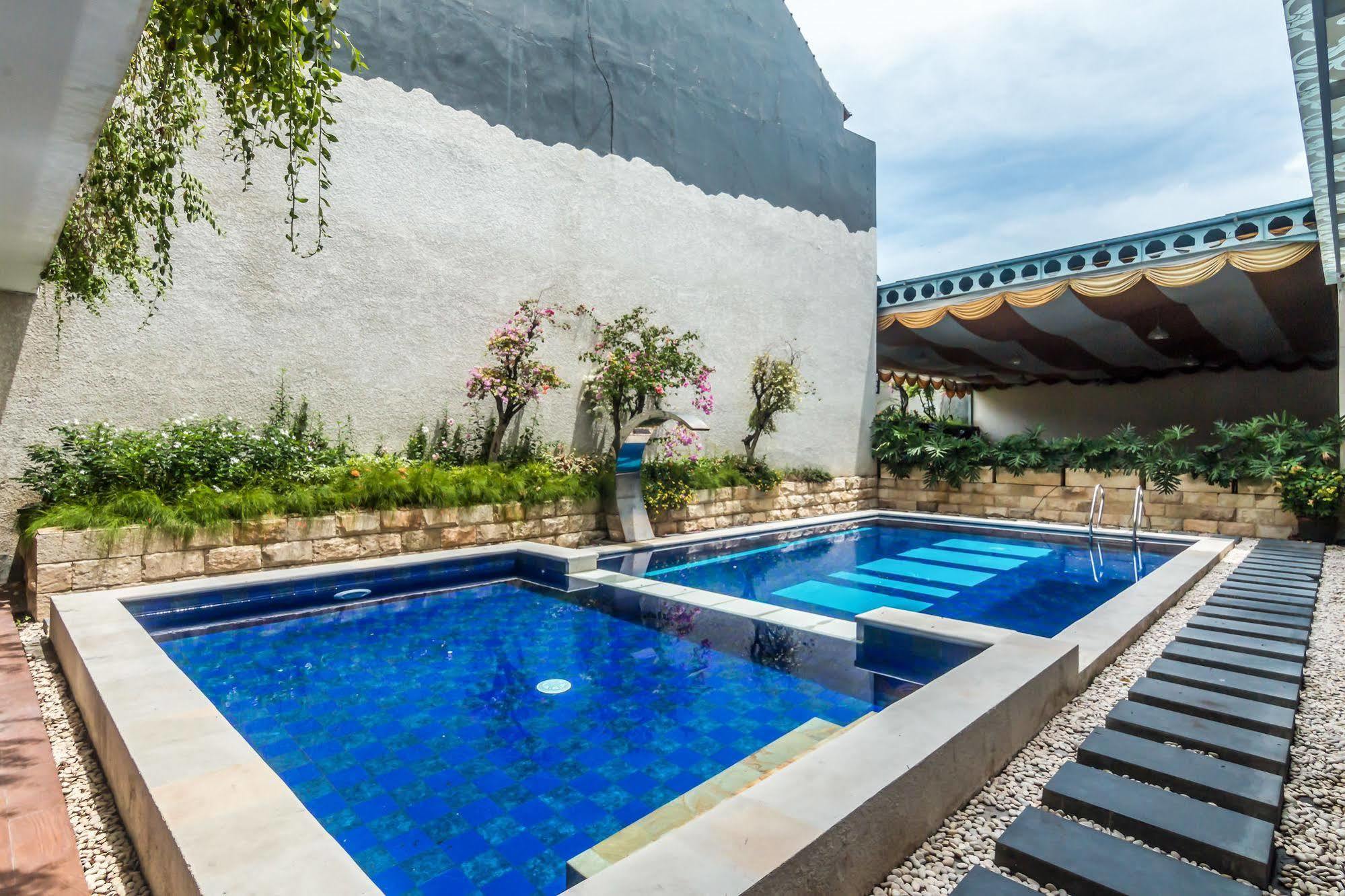 Zen Rooms Denpasar Marlboro Exterior photo
